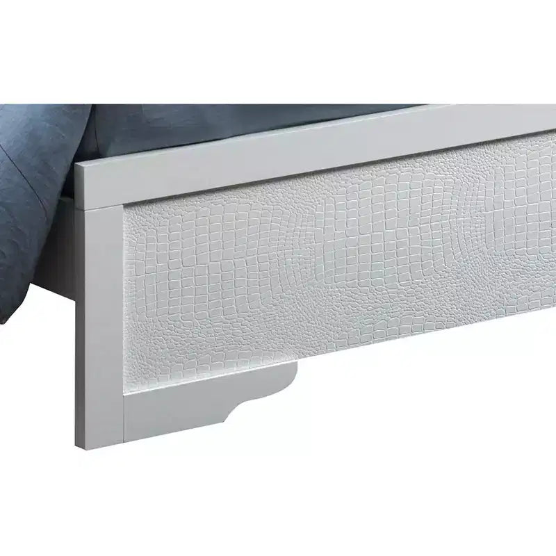 Lorana Queen Panel Bed